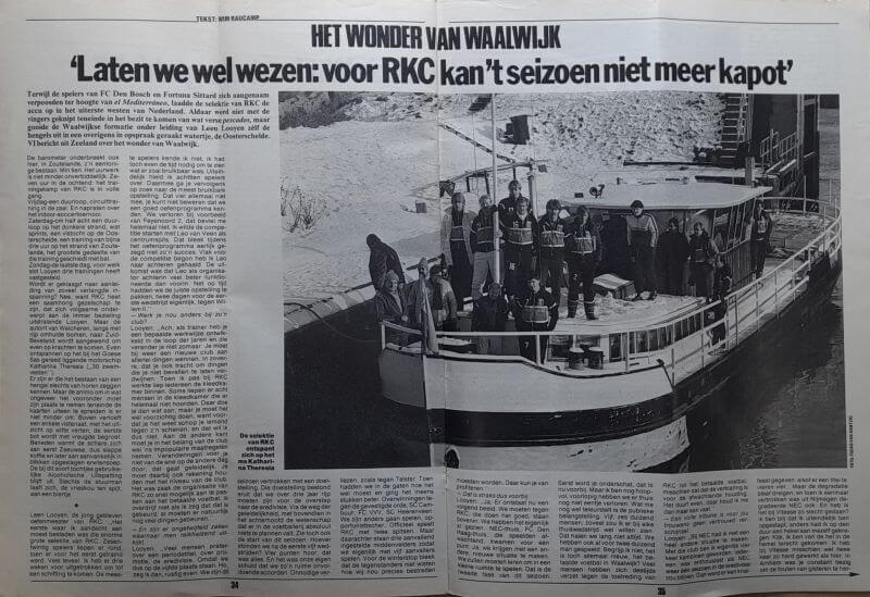 Veerboot op de Waal bij Waalwijk, vervoert passagiers over de rivier.