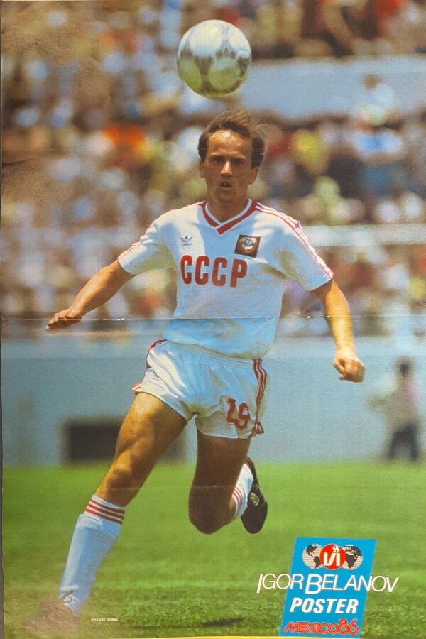 Gorb Belanov in actie tijdens een voetbalwedstrijd in 1986.