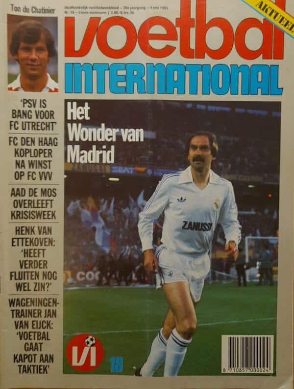 Voetbal International - Voetballegende in actie op het veld.