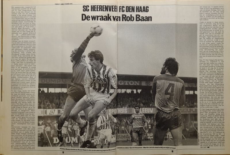 Rob Baan voert een indrukwekkende kopbal uit tijdens een voetbalwedstrijd.