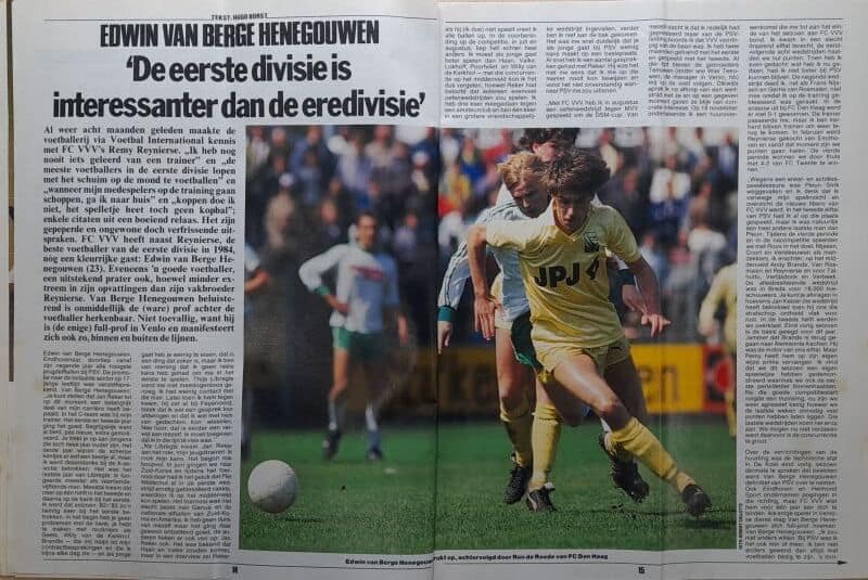 Jonge voetballer in gele uitrusting tijdens een wedstrijd op het veld.