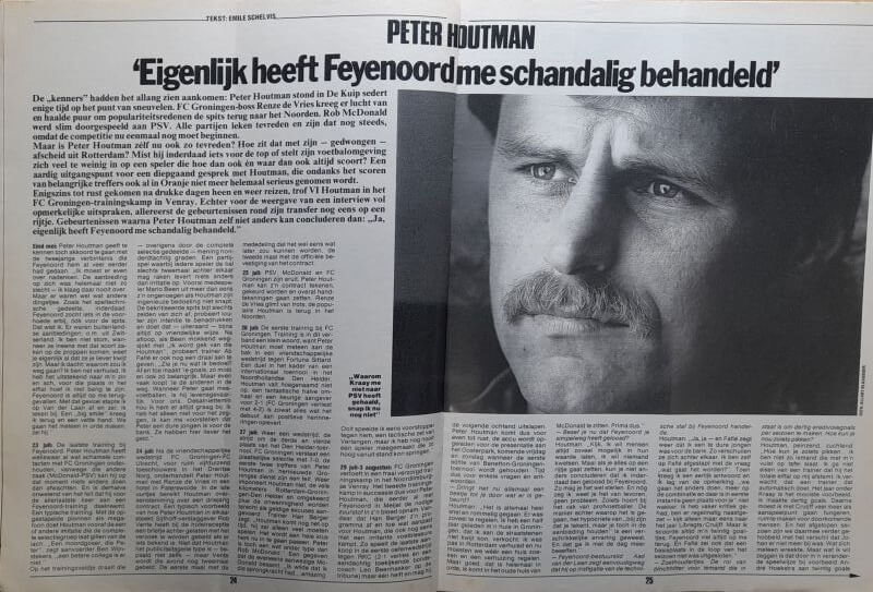 De afbeelding toont een zwart-wit krantenartikel met een close-up van een man met een snor en een se.