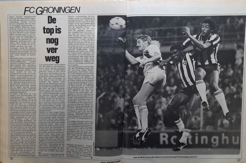 Voetbalwedstrijd tussen FC Groningen en tegenstander, actie op het veld.
